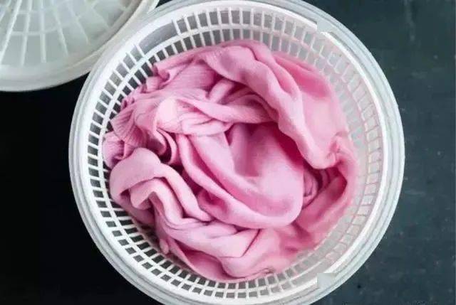Quần áo mới mua có cần giặt không? Hóa ra bấy lâu nay rất nhiều người làm sai điều này- Ảnh 6. Quần áo mới mua có cần giặt không? Hóa ra bấy lâu nay rất nhiều người làm sai điều này- Ảnh 6.