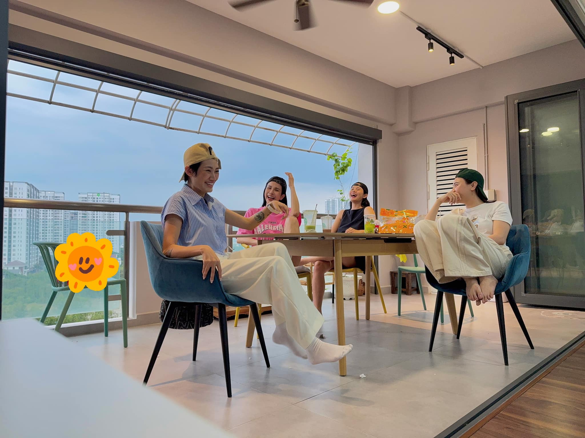 Cuộc sống của Đàm Thu Trang sau khi trở lại mạng xã hội