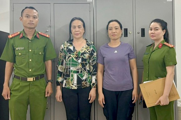 Chân dung hai người tìm cách ‘chạy án’ vụ vận chuyển trái phép 716 viên kim cương- Ảnh 1.