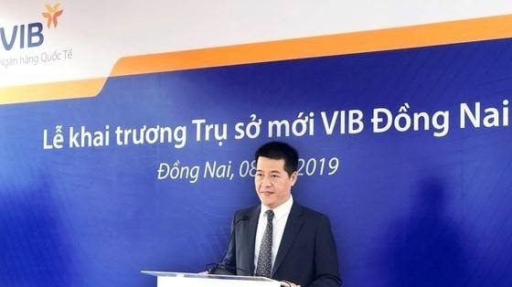 Phó Tổng Giám đốc VIB vừa chi hơn 50 tỷ mua cổ phiếu ngân hàng- Ảnh 1.