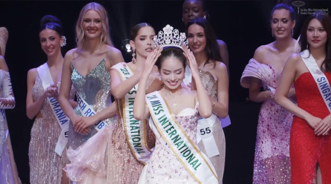 Lộ tin nhắn gây tranh cãi của Thanh Thuỷ về chiếc váy "sóng gió" trước khi đăng quang Miss International 2024- Ảnh 3.