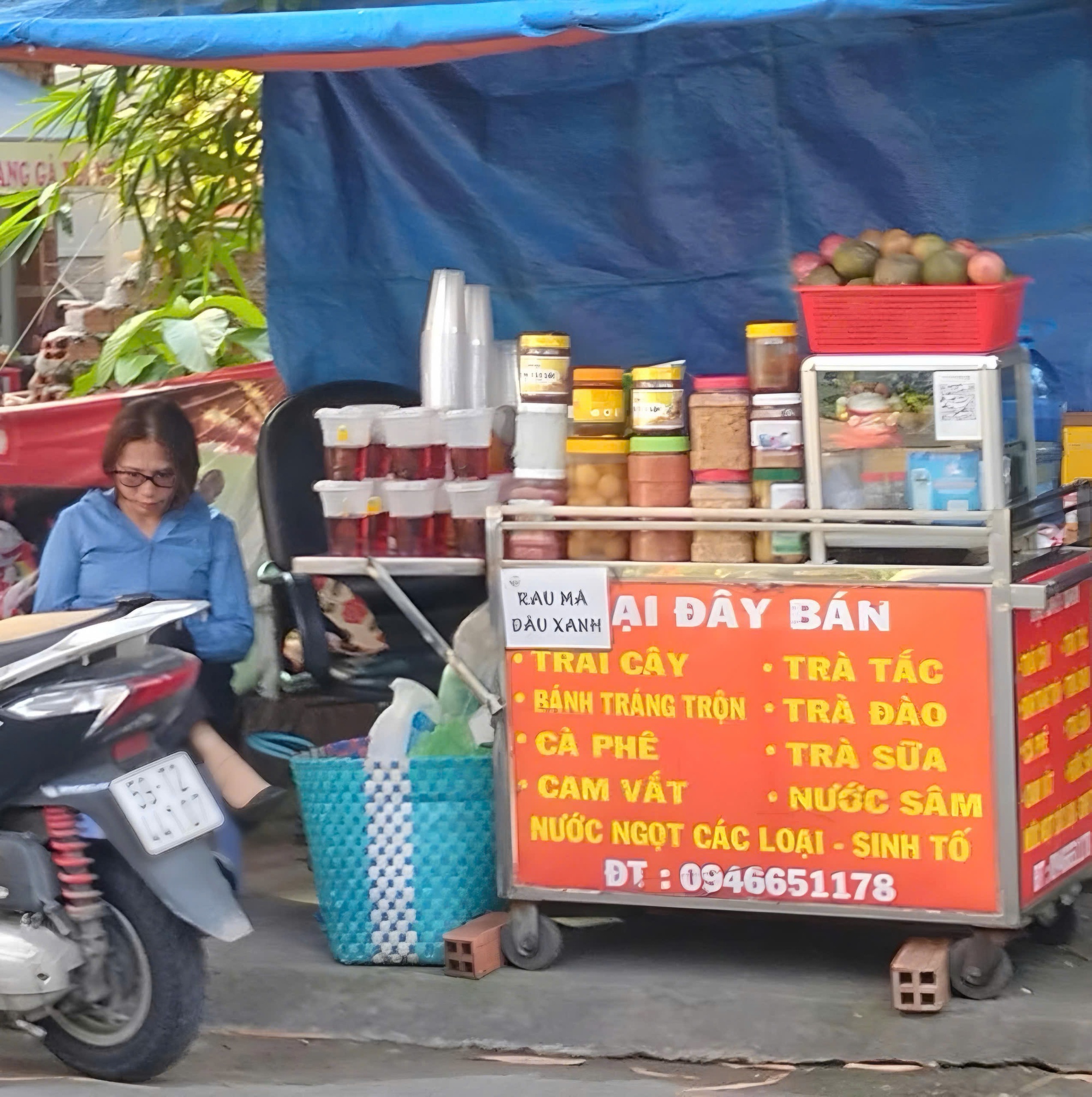 Chuộng mua cà phê, trà sữa mang đi, để lại rác thải nhựa khổng lồ- Ảnh 1.