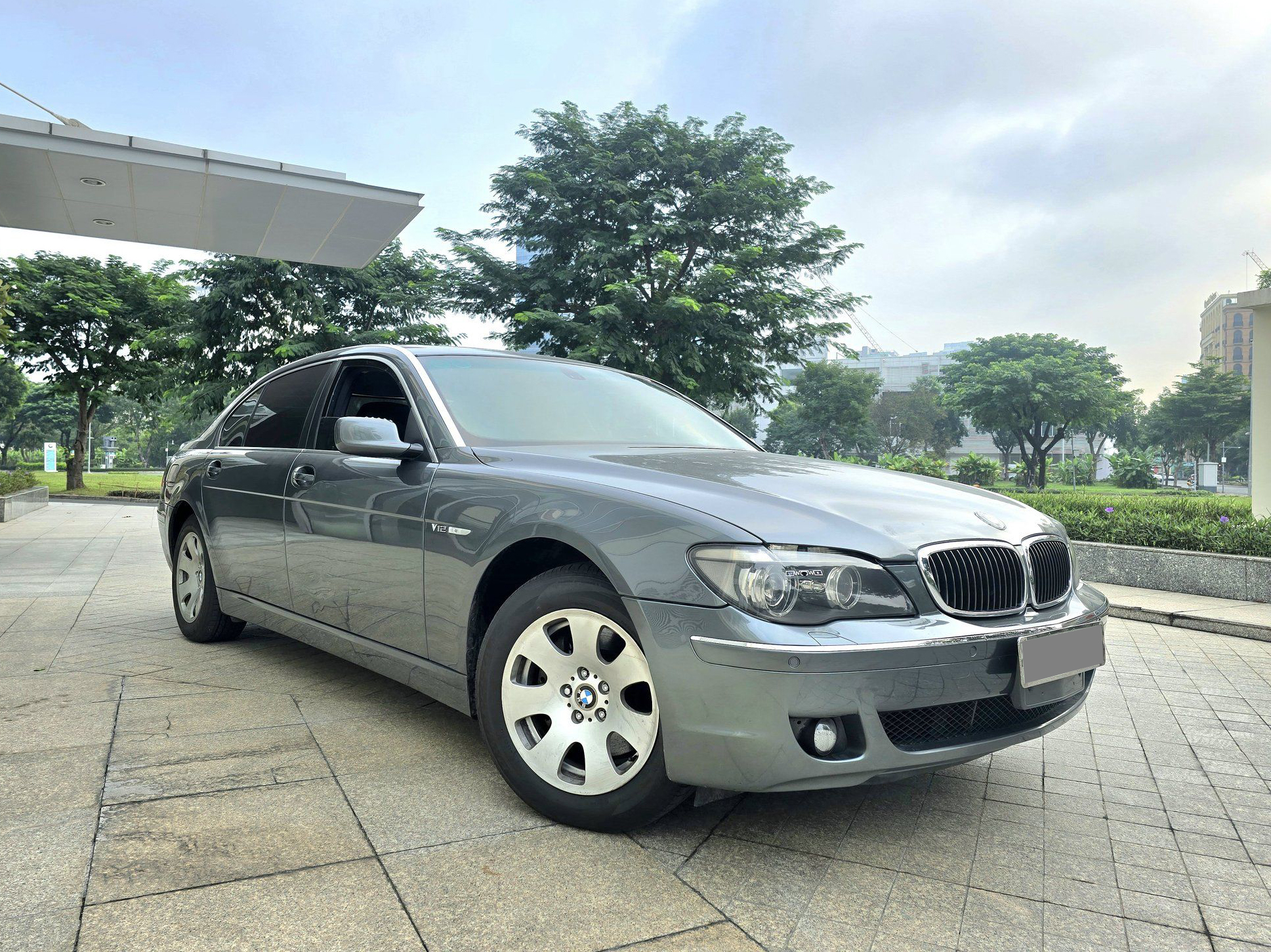 BMW 750Li rao bán hơn 400 triệu do chủ chạy không hợp gu: Người bán khẳng định 'xe trưng là chính', 16 năm chỉ chạy hơn 6 vạn- Ảnh 2.