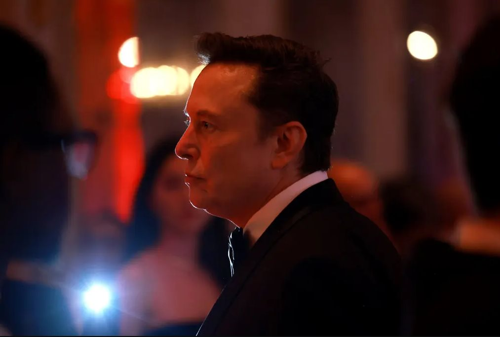 ‘Bộ trưởng’ Elon Musk có thể ‘vừa đá bóng vừa thổi còi’ nhờ một lợi thế được ông Donald Trump cấp phép- Ảnh 2.