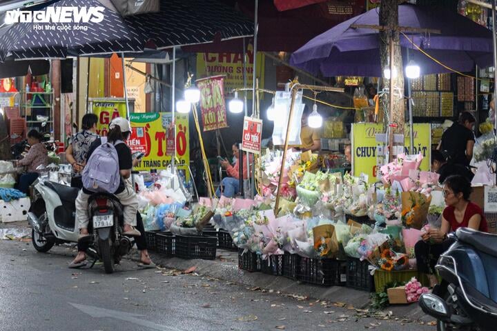 Sát ngày 20/11, hoa tươi tăng giá mạnh- Ảnh 20.