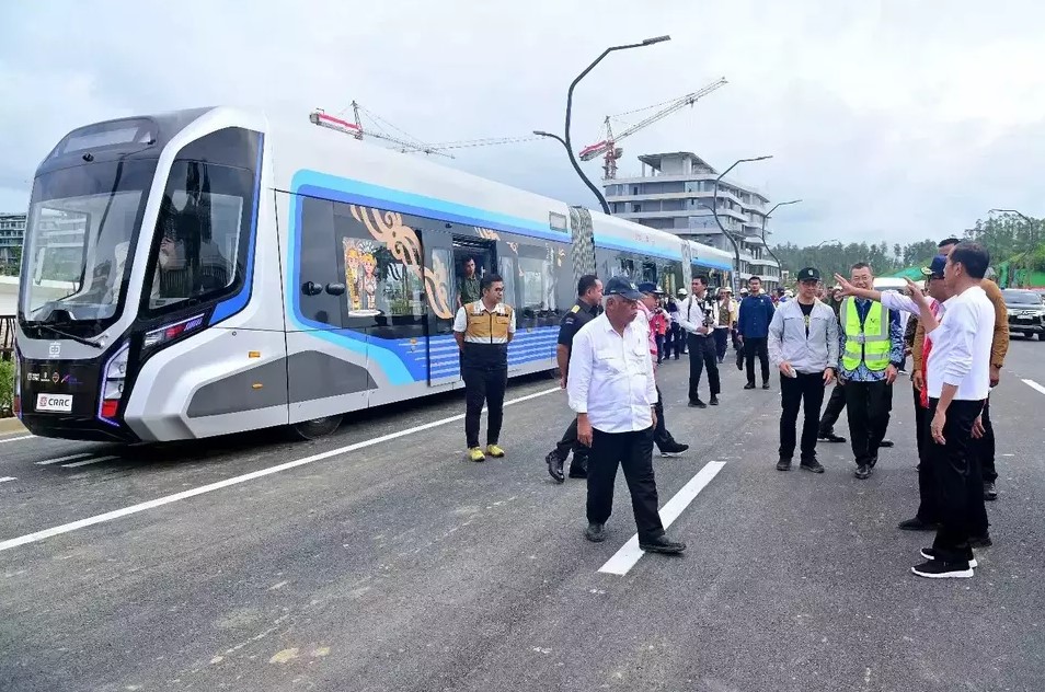 Tàu điện không ray của Trung Quốc không đạt yêu cầu, nước Đông Nam Á quyết định "trả hàng"- Ảnh 1.