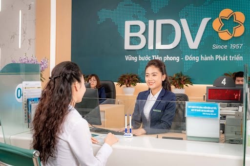 Sắp có ngân hàng đạt mức dư nợ 2 triệu tỷ: Số tiền BIDV cho khách hàng vay mỗi tháng bằng 15 ngân hàng cộng lại- Ảnh 1.