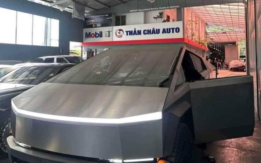 Gây sốt tại Việt Nam, Tesla Cybertruck lên xe cứu hộ, có chi tiết cho thấy điểm đến tiếp theo- Ảnh 5.