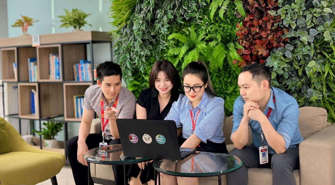 Năm thứ hai liên tiếp, ROX Group được bình chọn là “Nơi làm việc tốt nhất Việt Nam”- Ảnh 1.