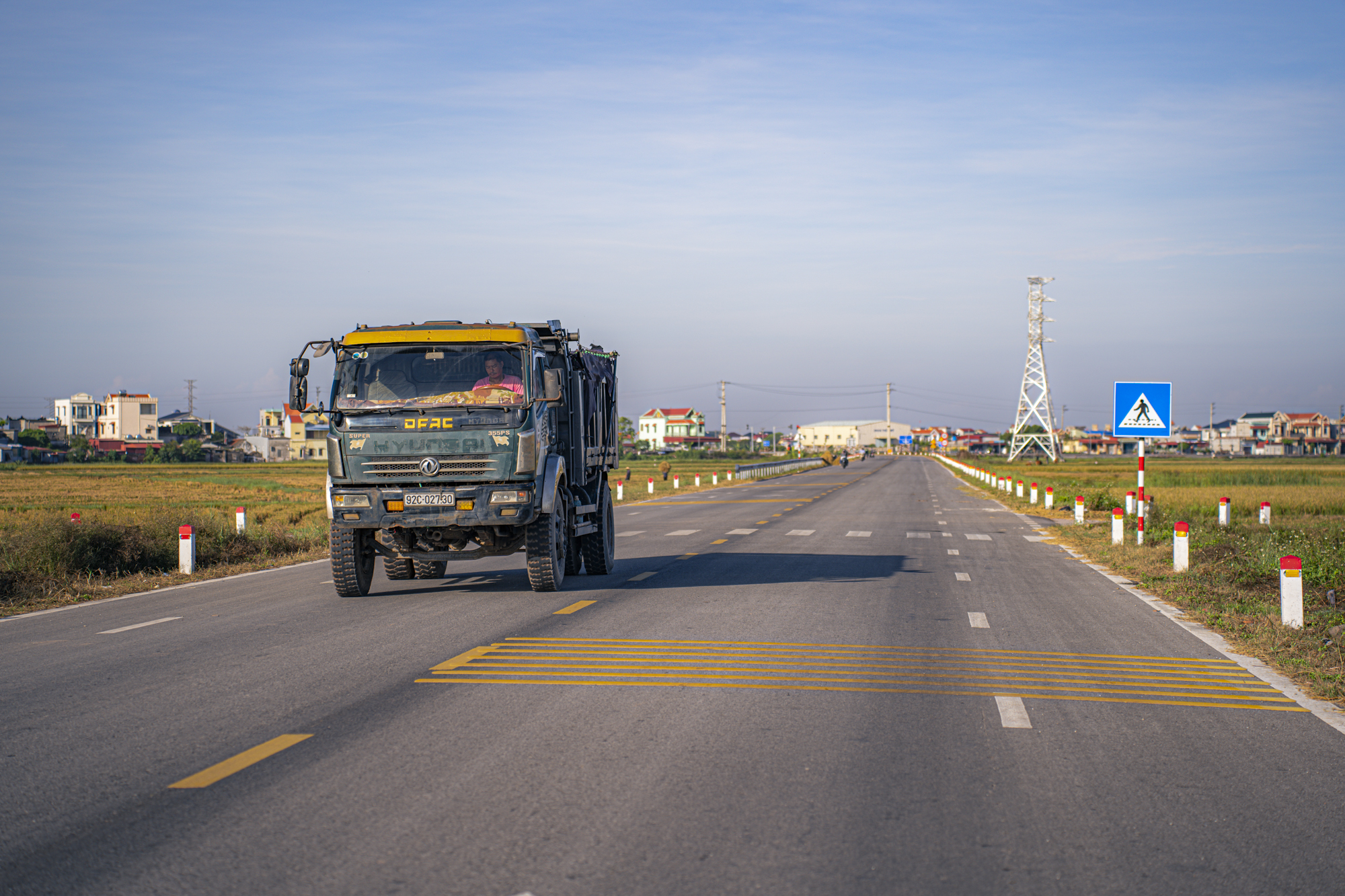 Chiêm ngưỡng tuyến đường 2.700 tỷ đồng, dài 65 km mới hoàn thành ở Nam Định- Ảnh 3.