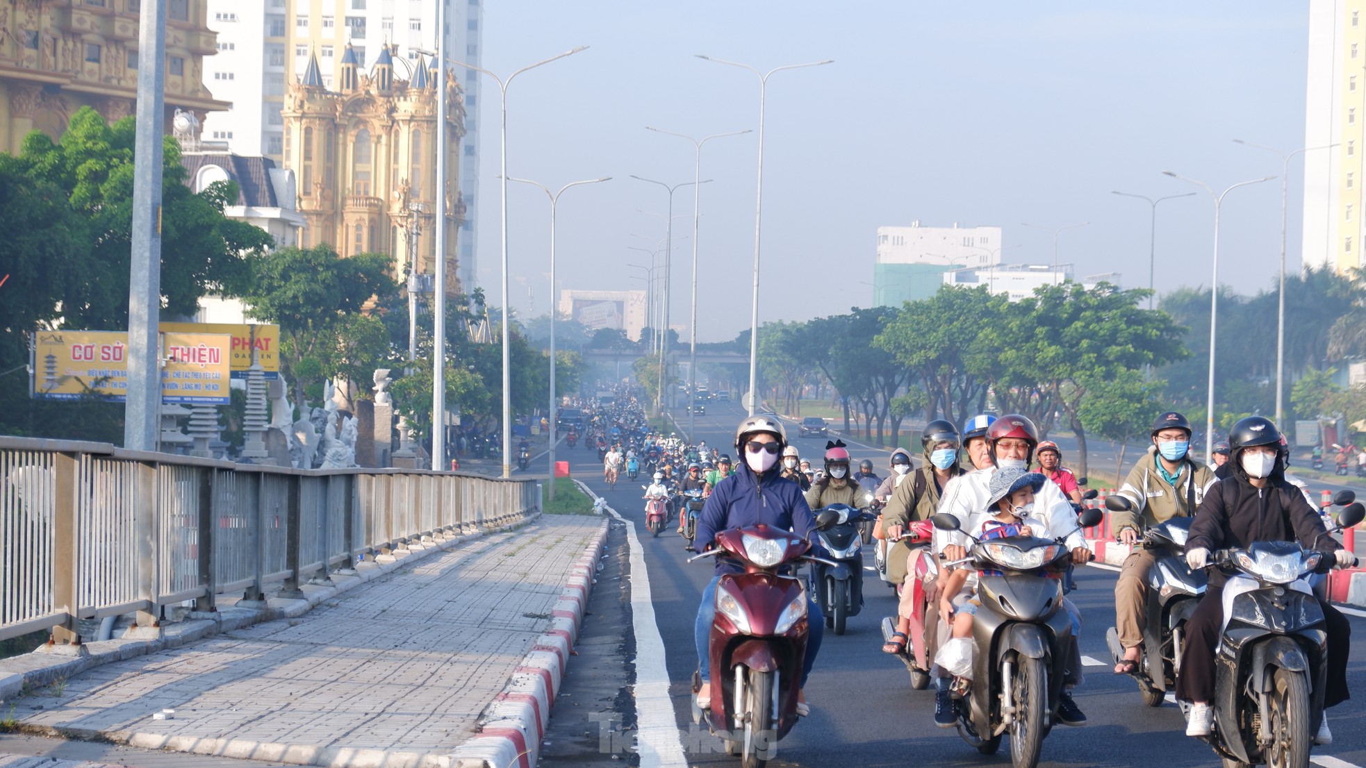 TPHCM sương mù bao phủ, bụi mịn vượt ngưỡng- Ảnh 9.