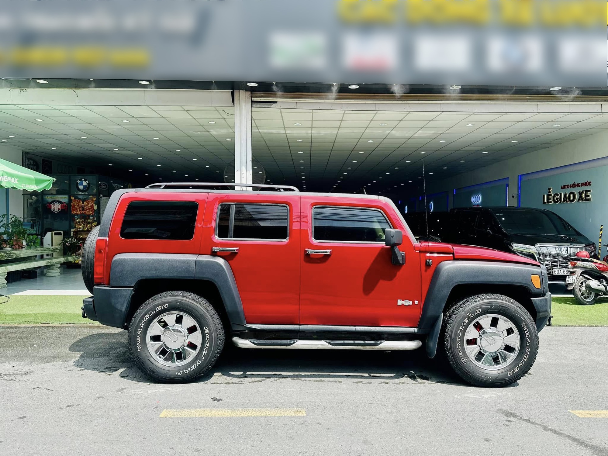 Hàng hiếm Hummer H3 sau 20 năm vẫn có giá ngang Santa Fe ‘đập hộp’: Đã độ màn hình, âm thanh hơn 100 triệu- Ảnh 2.