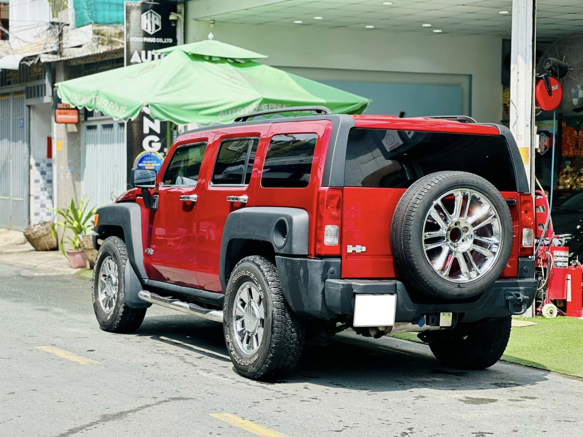 Hàng hiếm Hummer H3 sau 20 năm vẫn có giá ngang Santa Fe ‘đập hộp’: Đã độ màn hình, âm thanh hơn 100 triệu- Ảnh 13.