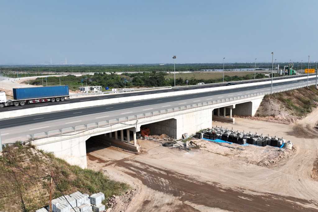 Nút giao trăm tỷ 'khủng' nhất tỉnh giàu top đầu Việt Nam: Rộng 83ha, dài 8km, có tận 8 nhánh rẽ- Ảnh 5.