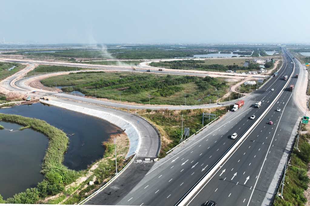 Nút giao trăm tỷ 'khủng' nhất tỉnh giàu top đầu Việt Nam: Rộng 83ha, dài 8km, có tận 8 nhánh rẽ- Ảnh 2.