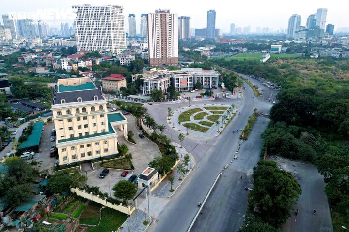 Đường 1,4km thi công 4 năm chưa xong, thành nơi tập kết rác, bãi đỗ xe- Ảnh 12.