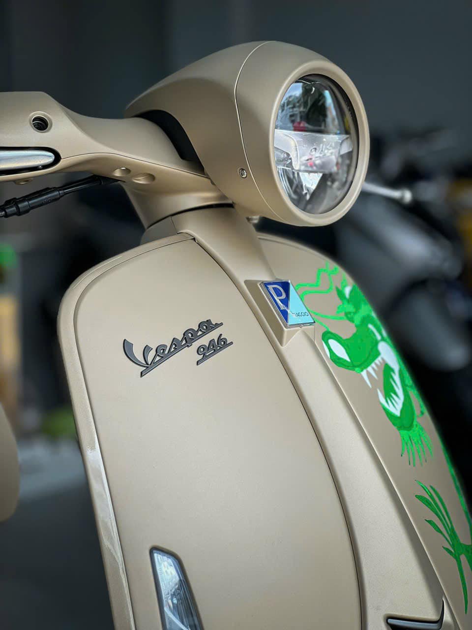 Hai tháng nữa là Tết, Vespa 946 bản Rồng 'hết thời' hét giá, từng đắt ngang xe sang nay có nơi rao dưới 500 triệu- Ảnh 2.