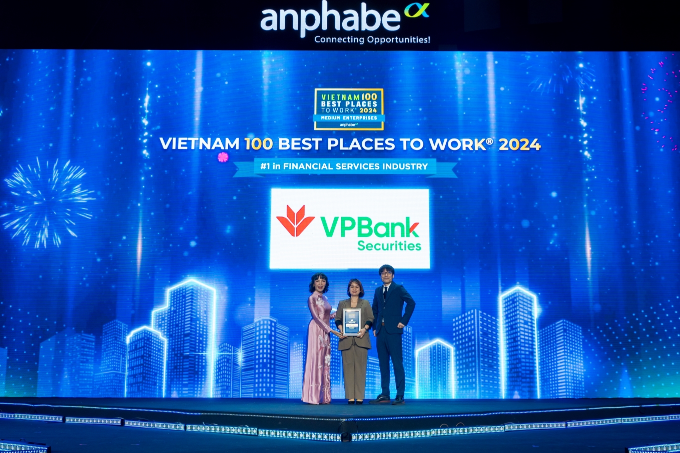 VPBankS đạt Top 1 nơi làm việc tốt nhất Việt Nam ngành Dịch vụ tài chính khối Doanh nghiệp vừa- Ảnh 1.