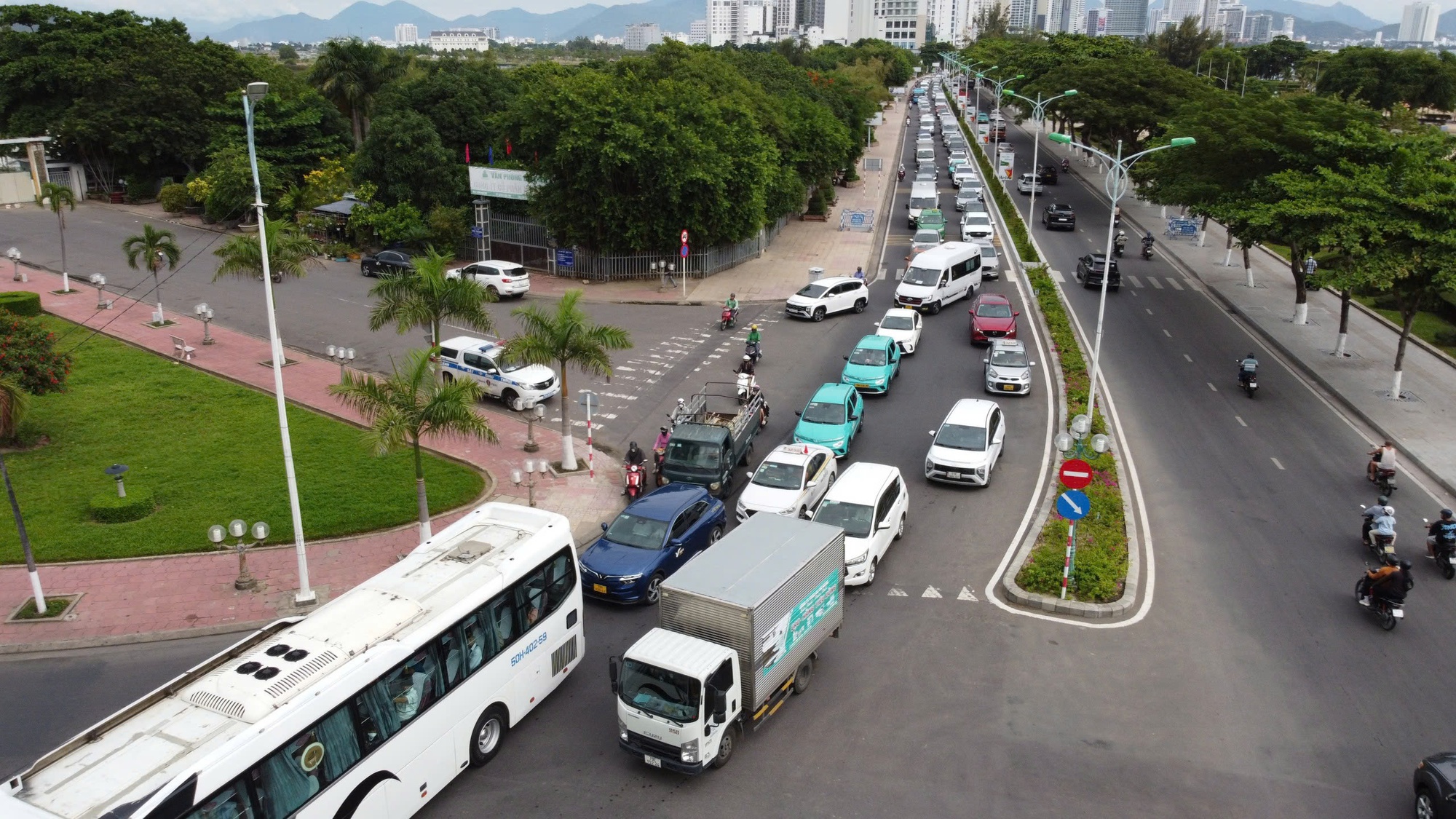 Bắt Giám đốc BQL Dịch vụ công ích Nha Trang- Ảnh 4.