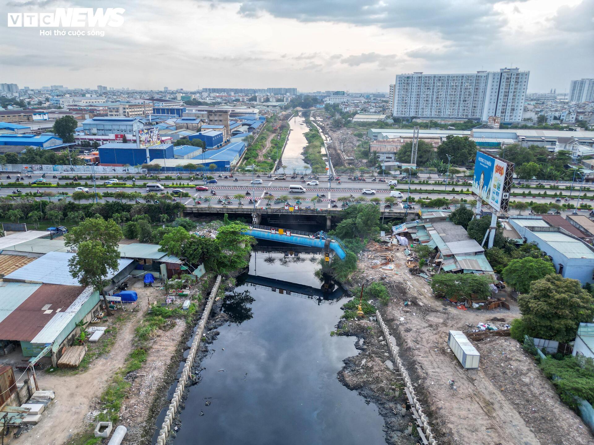 Hiện trạng dự án cải tạo kênh ô nhiễm bậc nhất TP.HCM sau hơn 1 năm thi công- Ảnh 15.