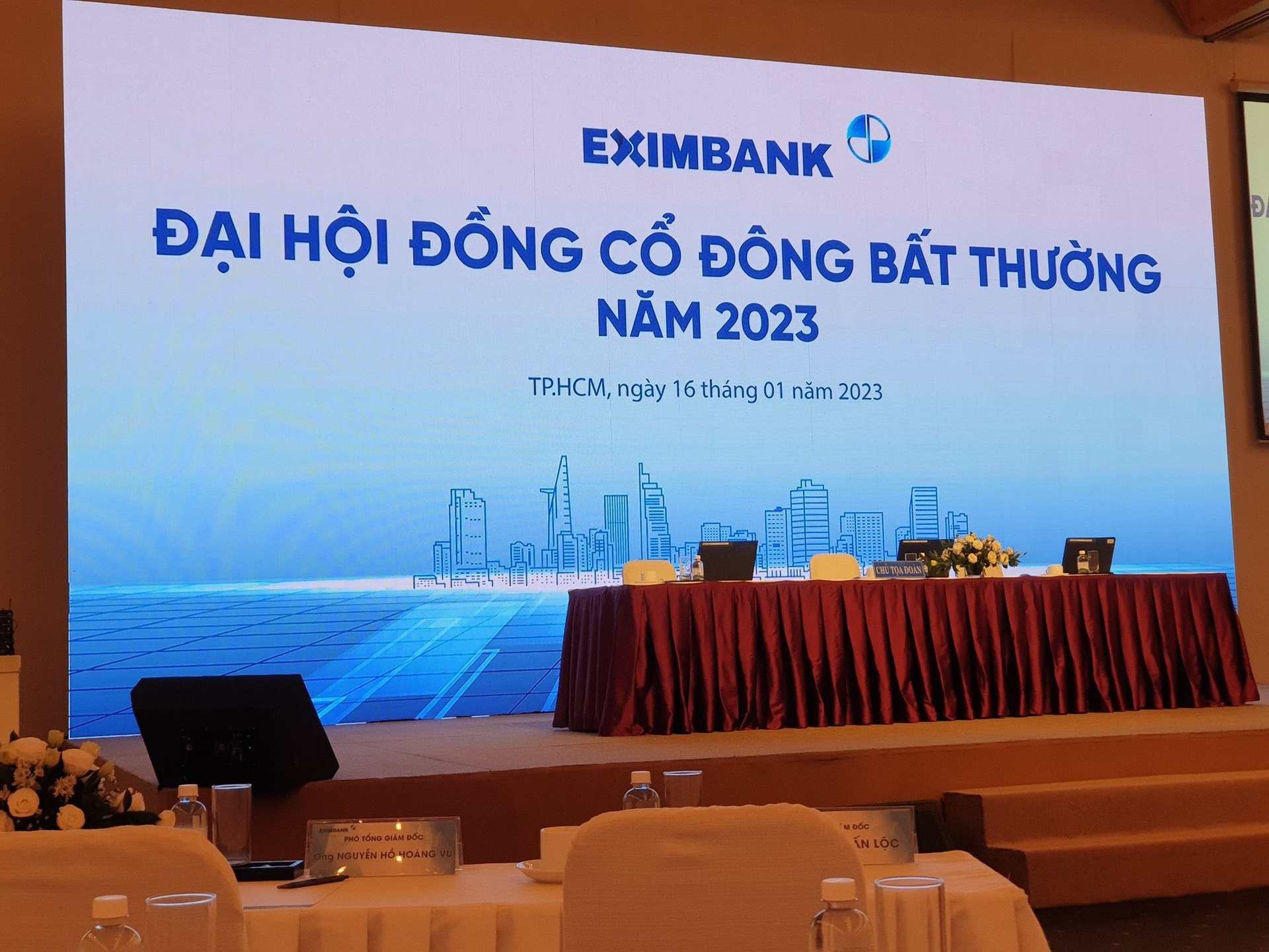 Ngày mai (28/11), Eximbank họp cổ đông bất thường bàn việc chuyển trụ sở về tòa nhà do Gelex đầu tư, miễn nhiệm nhân sự cấp cao- Ảnh 1.