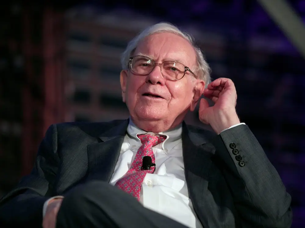 Tỷ phú Warren Buffett chỉ cách tiết kiệm siêu đơn giản: 3 BƯỚC giúp đổi đời, dù tầm thường cũng trở nên ưu tú- Ảnh 2.