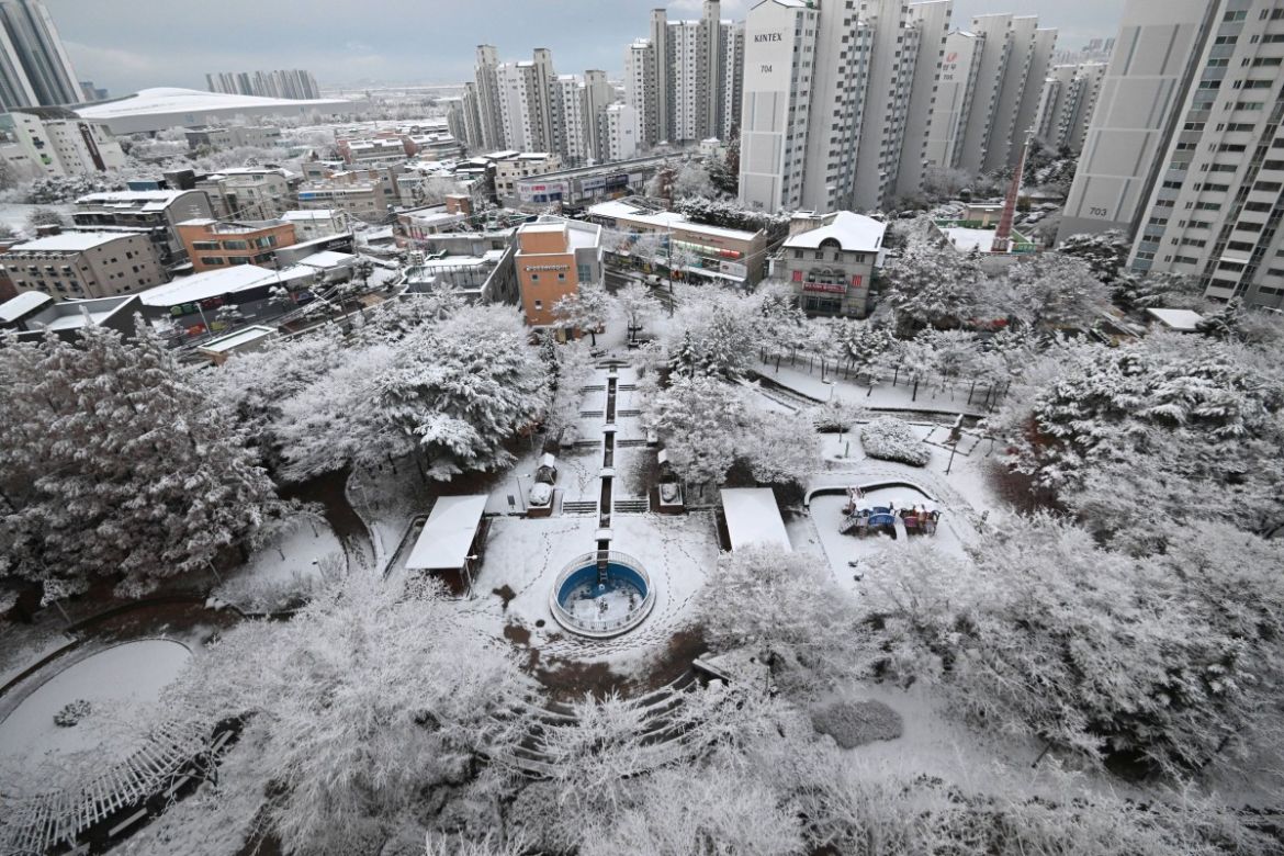 Cổ tích trắng: Rung động trước khung cảnh Seoul ngập tuyết 117 năm có 1, cách từng bông tuyết rơi xuống đều lãng mạn- Ảnh 7.