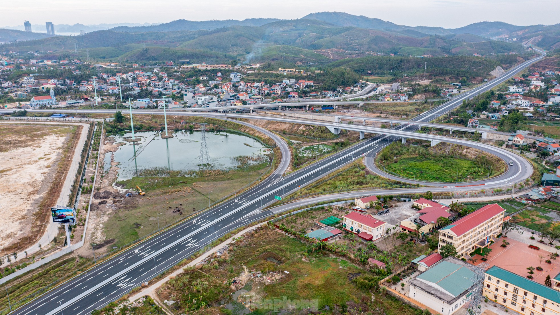 Tận thấy nhà máy sản xuất ô tô đầu tiên tại Quảng Ninh- Ảnh 2.