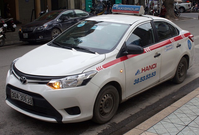 1280px-toyotalimo2ctaxiinhanoi-1732791462400-17327914625092007453705-1732852483490-17328524855811867838962.jpg