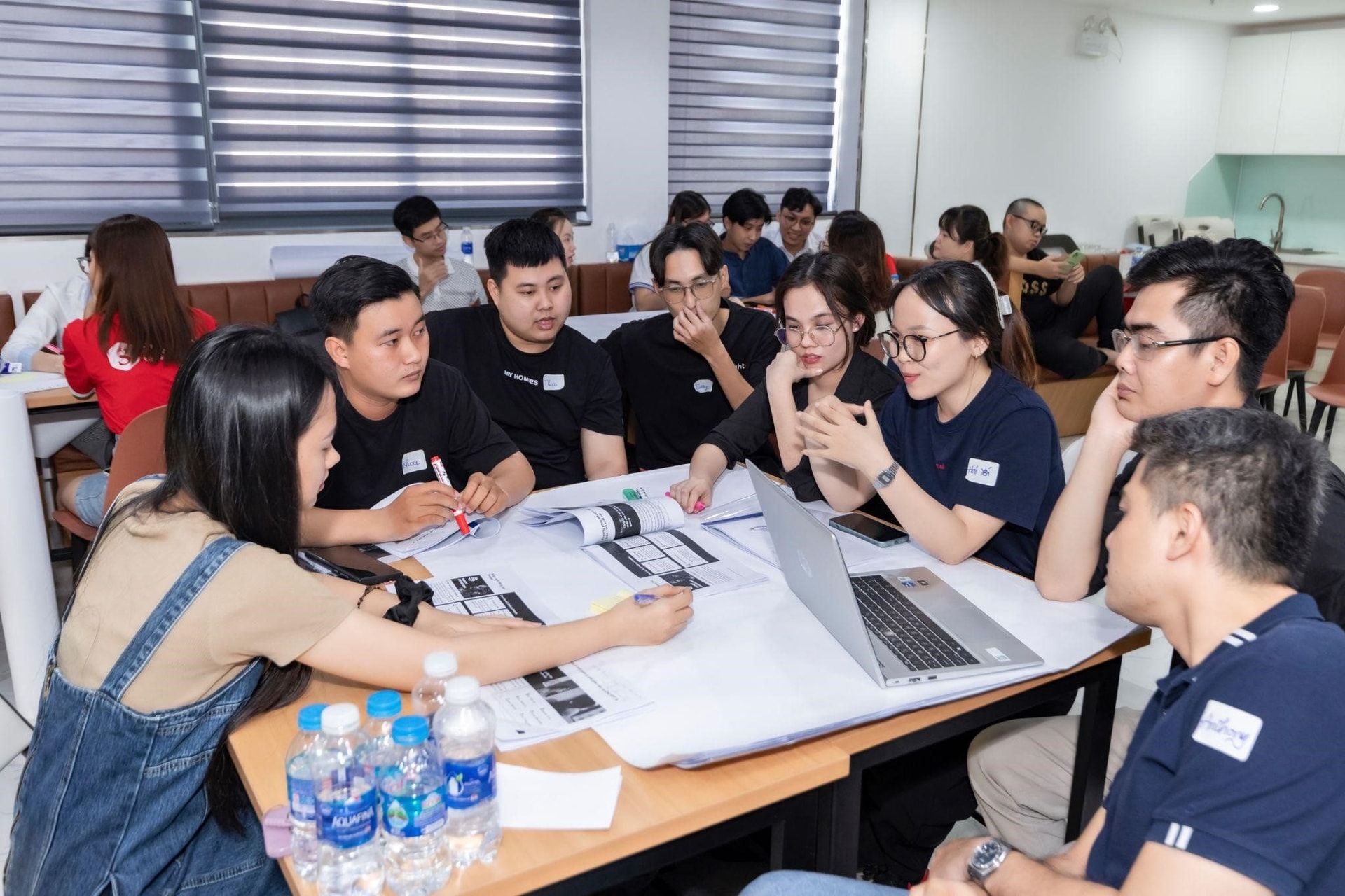 Khai phá tiềm năng AI trong ngành logistic: FPT đồng hành cùng Headway Holding- Ảnh 3.