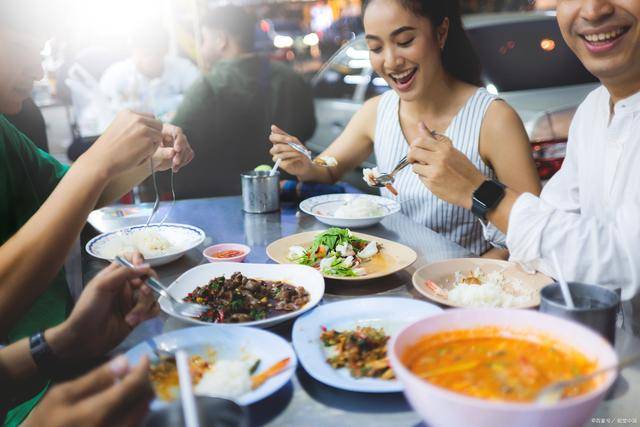 Ăn như thế này mỗi ngày kiểu gì cũng "già trước tuổi", khuyên thật nên thay đổi càng sớm càng tốt!- Ảnh 1.