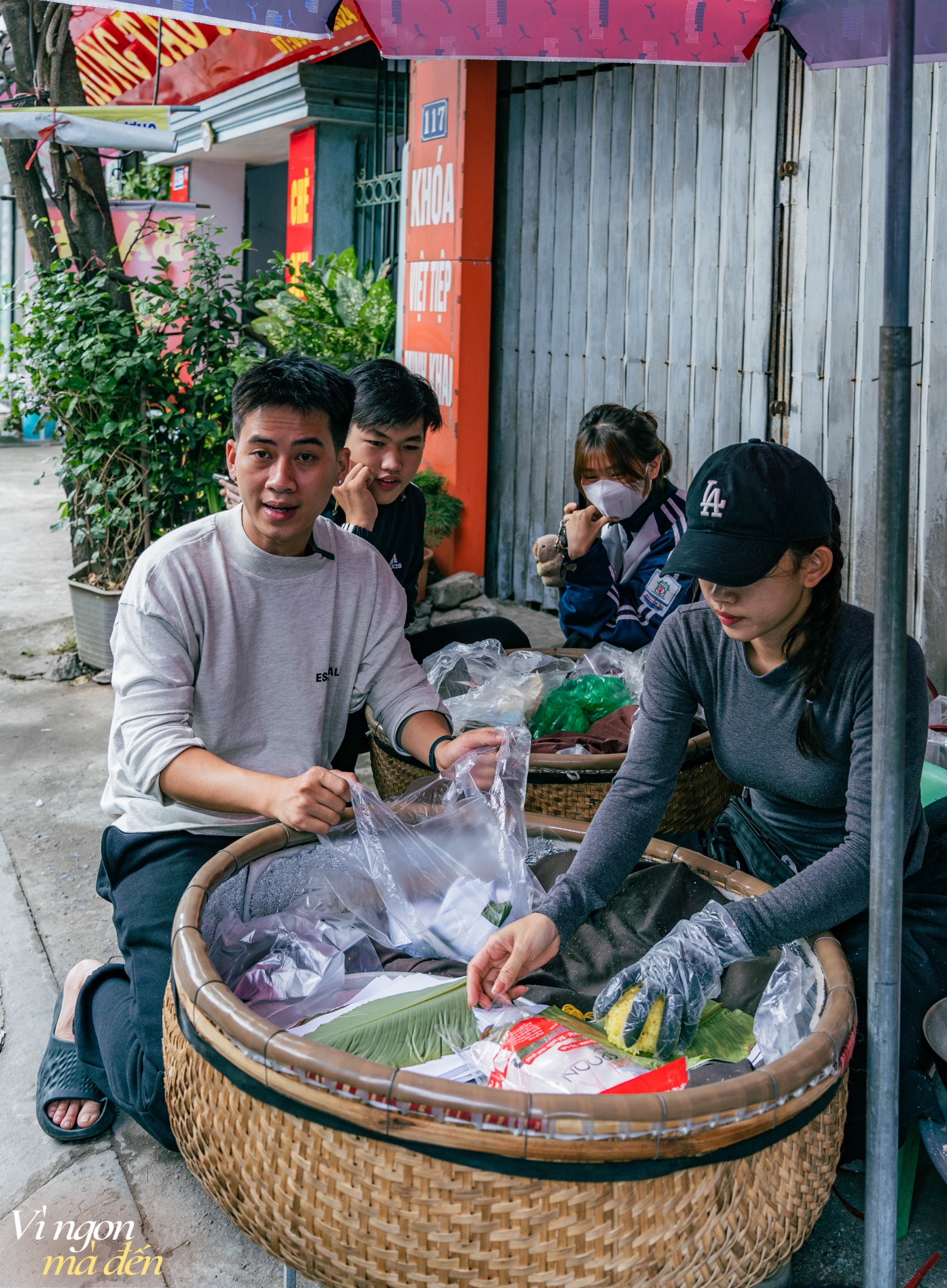 Hàng xôi hot nhất TikTok của vợ chồng Dương Thảo: Bài học kinh doanh đầy sáng tạo qua MXH, nhưng quan trọng là chất lượng xôi không phải dạng vừa- Ảnh 4.