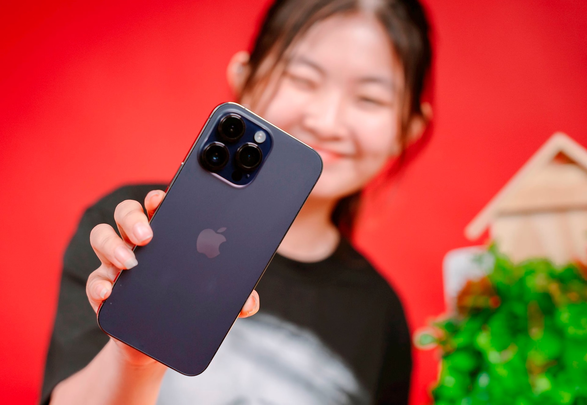 iPhone cũ không thể bỏ lỡ dịp Black Friday, iPhone 15 Pro Max giảm giá khó tin- Ảnh 1.