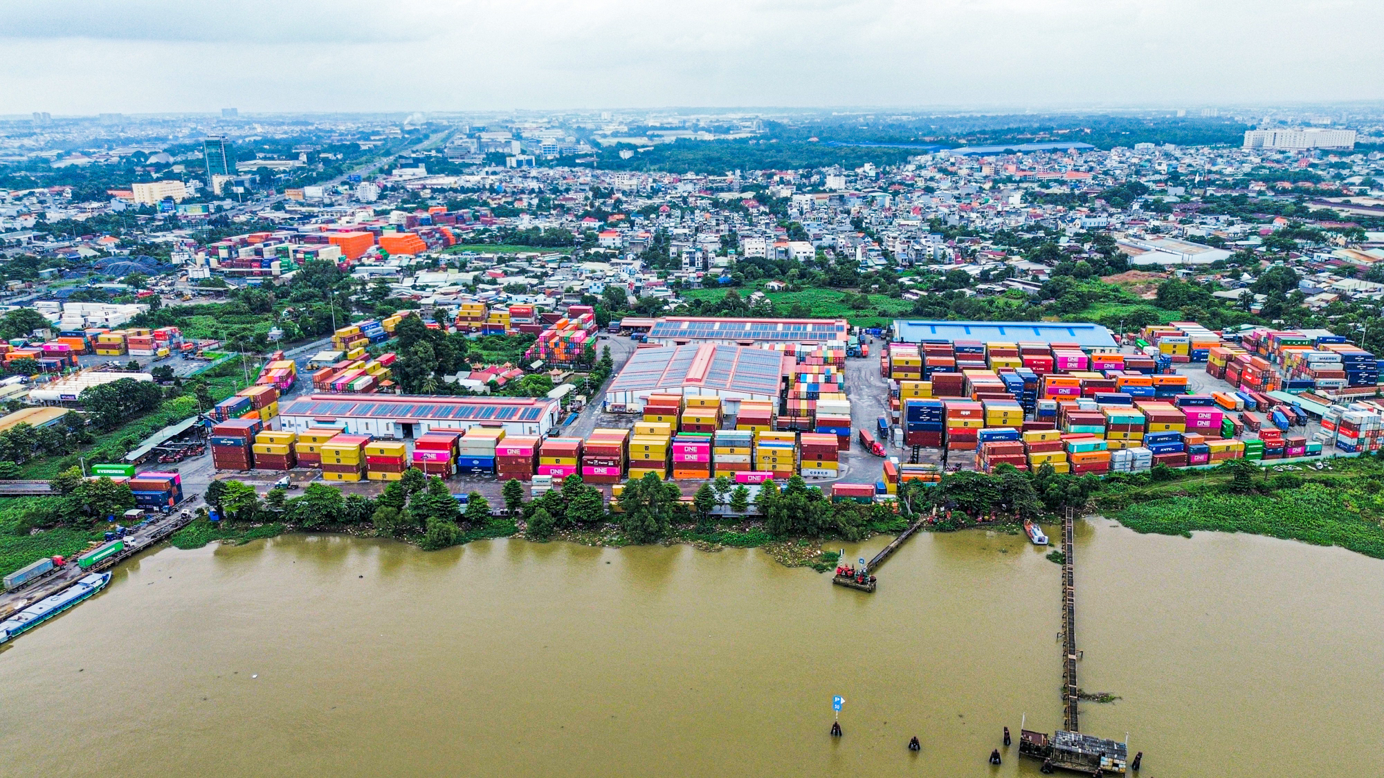 Toàn cảnh đoạn đường dài 10 km nhưng đi qua ba tỉnh, thành phố, một siêu bến xe và hai cảng đường thuỷ- Ảnh 7.