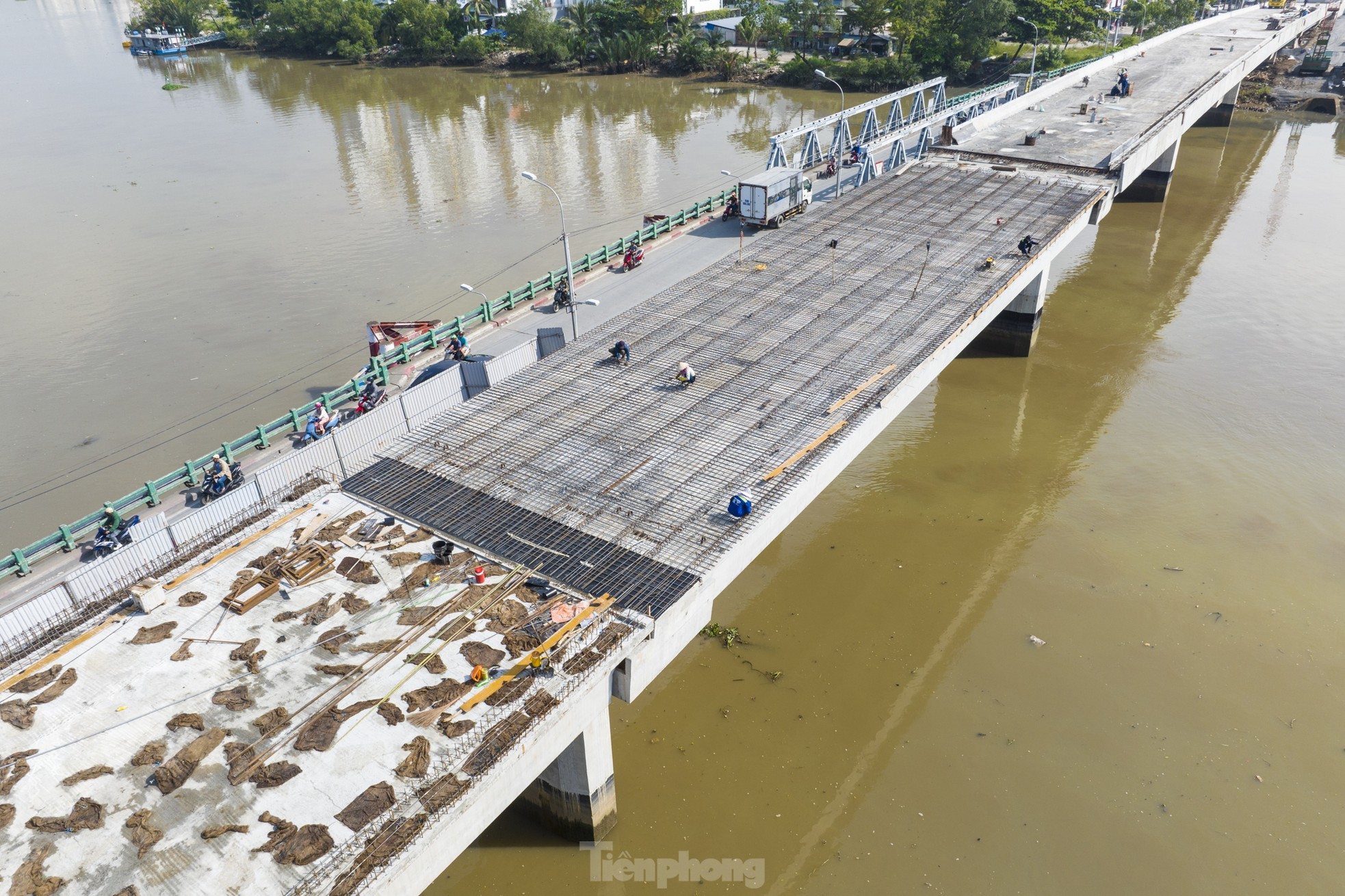 Cận cảnh cầu Phước Long nối quận 7 với huyện Nhà Bè sắp hoàn thành- Ảnh 3.