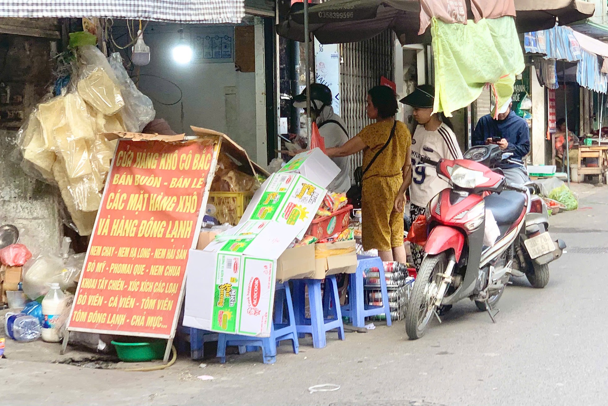 Cận cảnh chợ truyền thồng gần 40 tuổi ở quận Đống Đa sắp được xây dựng lại- Ảnh 4.