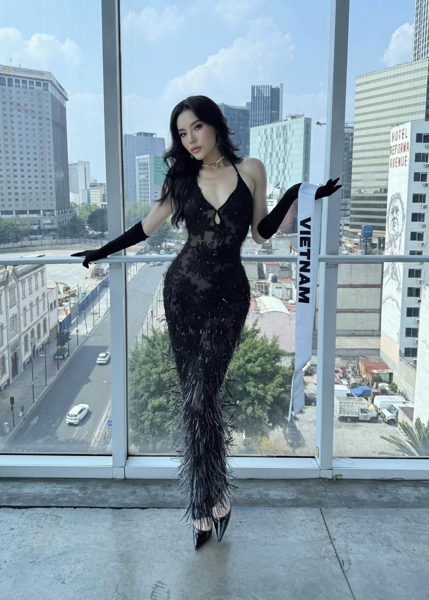 Kỳ Duyên ngày thứ 10 Miss Universe: Người khen "slay", người chê sến, nhưng có 1 điểm cộng cực lớn!- Ảnh 8.