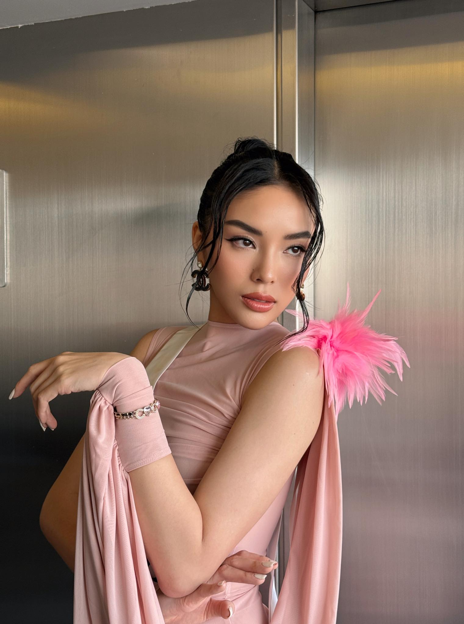 Kỳ Duyên ngày thứ 10 Miss Universe: Người khen "slay", người chê sến, nhưng có 1 điểm cộng cực lớn!- Ảnh 3.