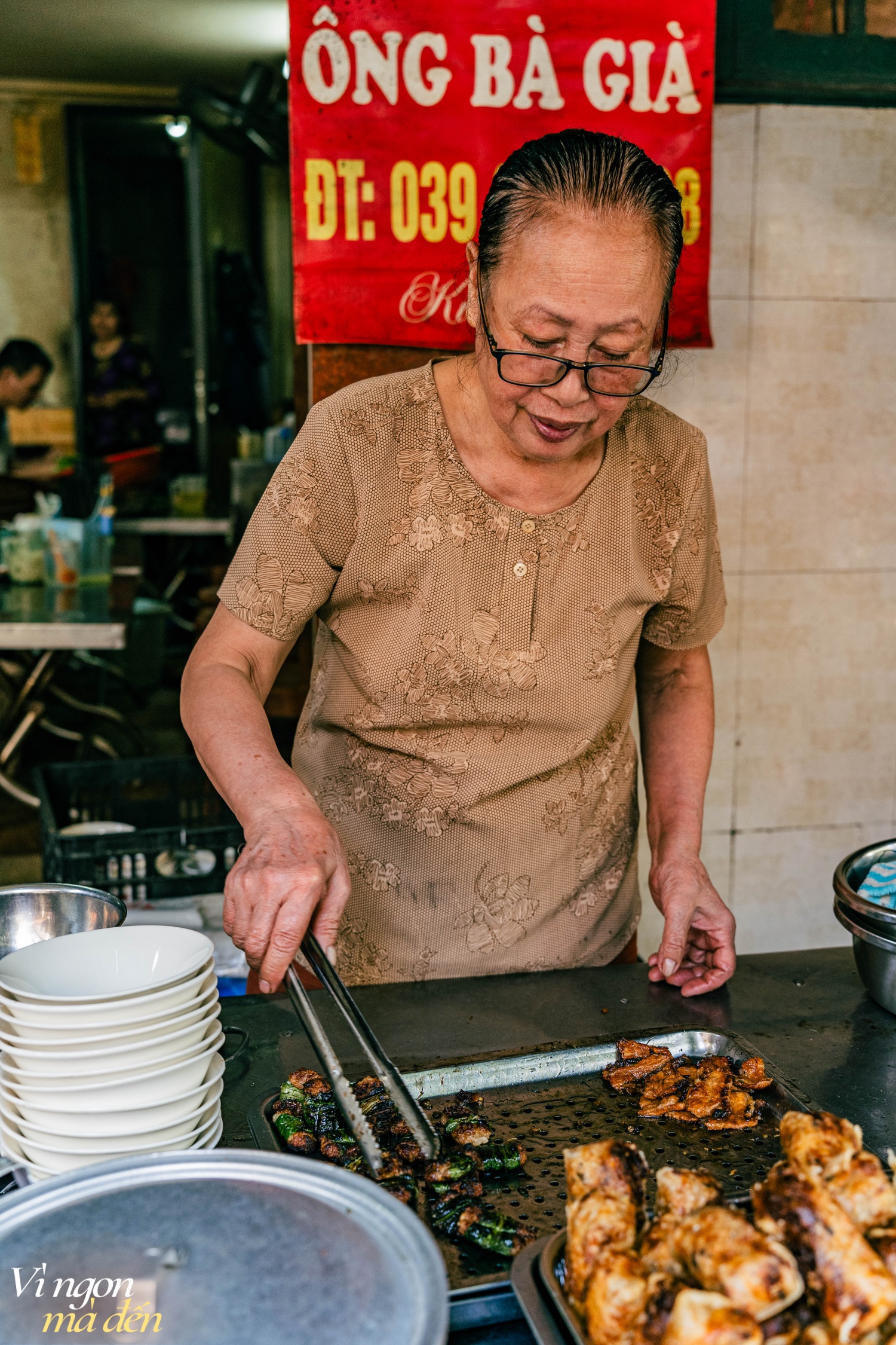 Quán bún chả "Ông bà già" bán 3 đời ở Hà Nội, nổi tiếng nhờ những miếng chả băm cuốn lá mùi tàu đặc biệt hiếm nơi có
- Ảnh 21.