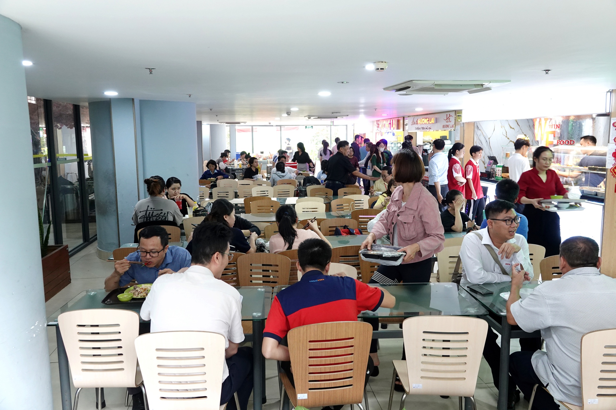 Check VAR cơm canteen trường quốc tế nhưng giá "quốc nội": 35k là được suất cơm đầy ú ụ, bố mẹ ở nhà nhìn cũng thấy yên tâm- Ảnh 7.