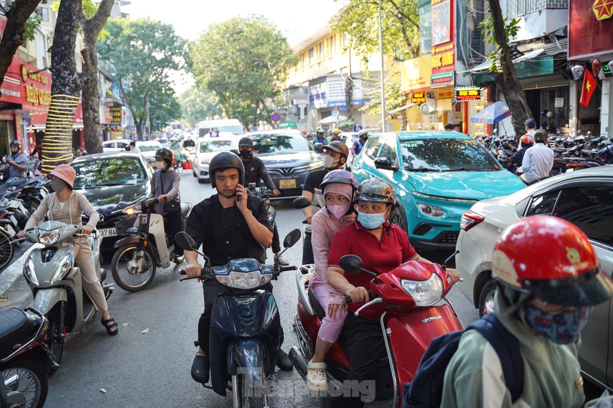 Người Hà Nội chen chúc đi mua vàng- Ảnh 9.