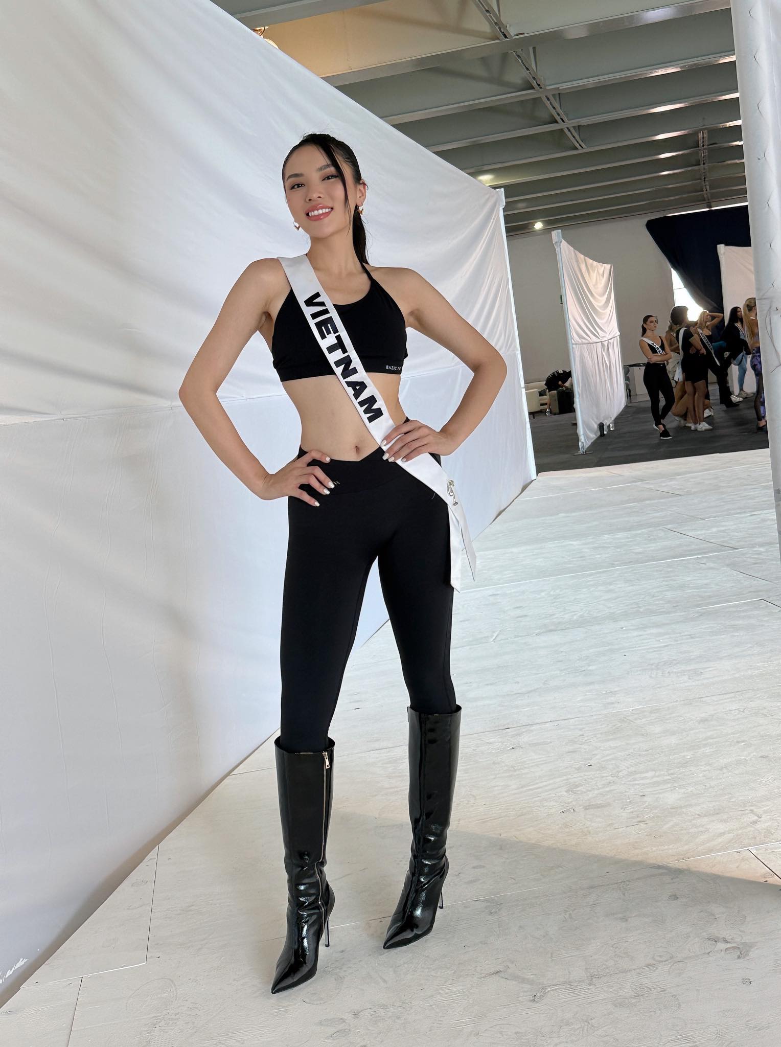 Kỳ Duyên ngày thứ 11 tại Miss Universe: Khoe eo "con kiến" gây sốt, tiến thẳng vào Top 10 trên BXH- Ảnh 2.