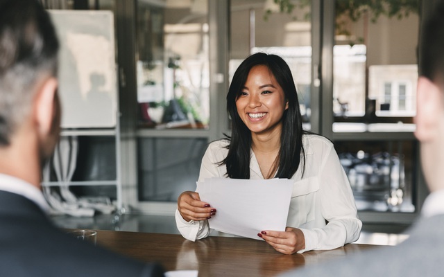 Nhà tuyển dụng hỏi: "Có 10 quả lê, chia cho 15 người, làm sao để chia cho công bằng?", ứng viên EQ cao trả lời khôn ngoan, ghi điểm tuyệt đối, được nhận ngay!- Ảnh 2.