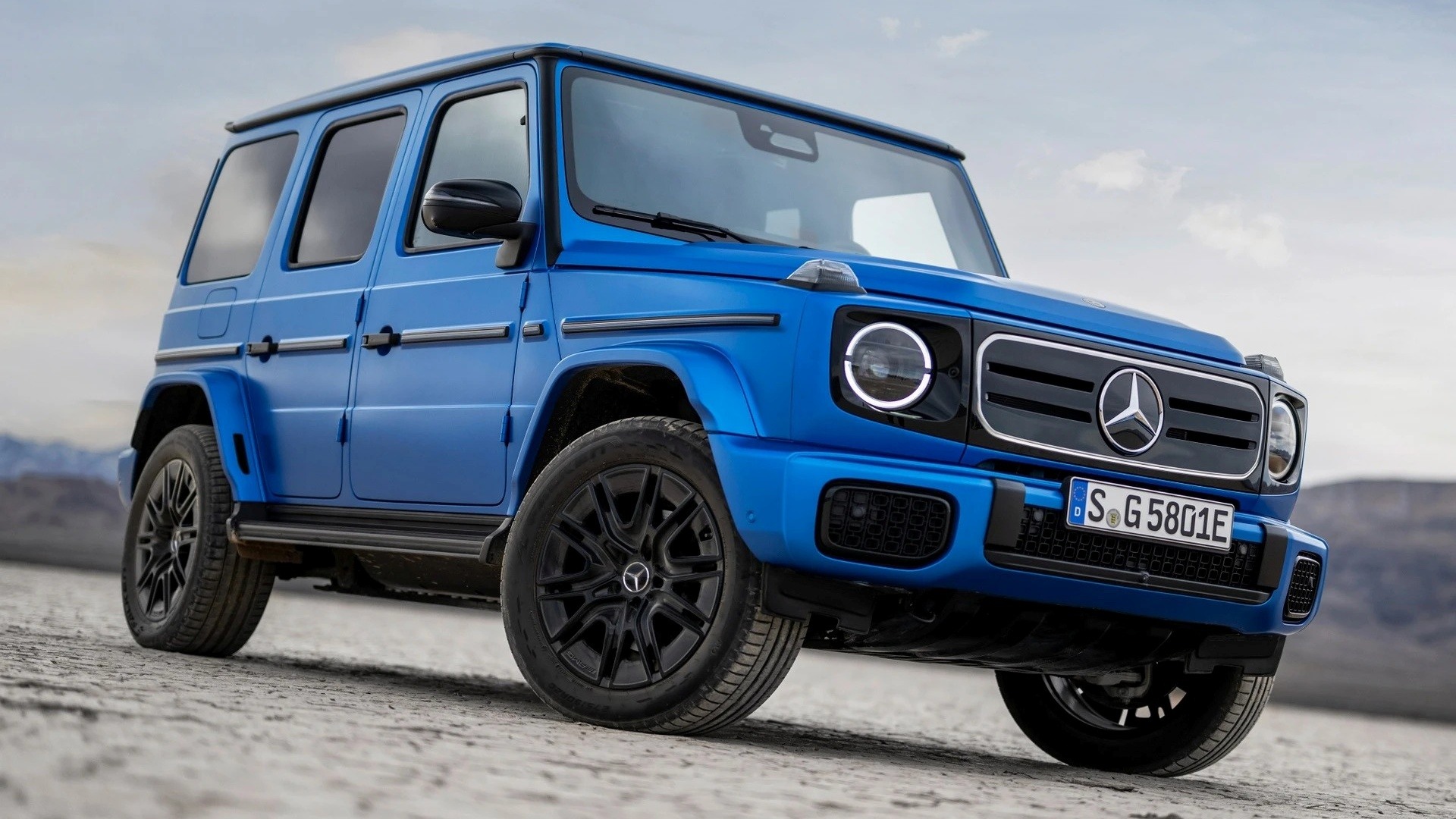 Đại lý báo Mercedes-Benz G 580 giá 8,8 tỷ, về Việt Nam đầu năm sau: Là bản giới hạn, gần 580hp, chạy 473km/sạc, quay đầu 360 độ- Ảnh 1.