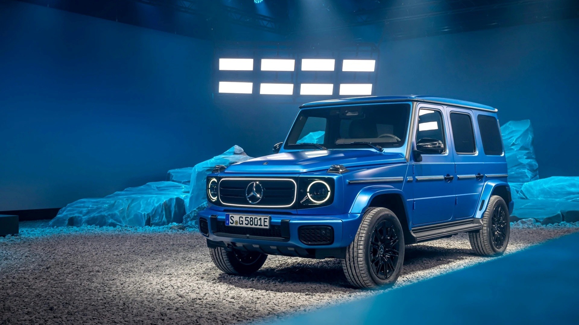 Đại lý báo Mercedes-Benz G 580 giá 8,8 tỷ, về Việt Nam đầu năm sau: Là bản giới hạn, gần 580hp, chạy 473km/sạc, quay đầu 360 độ- Ảnh 2.