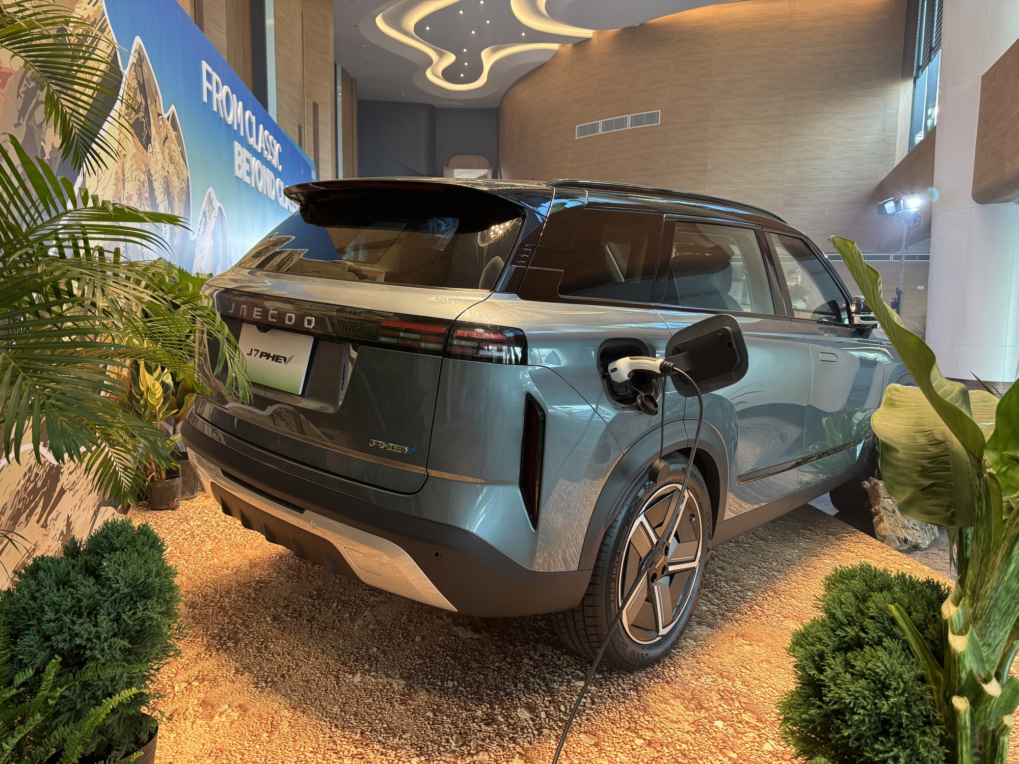 Jaecoo J7 đã ra biển, lăn bánh trên đường phố Việt Nam, dễ mở bán sớm đấu CR-V bằng 2 bản xăng, hybrid, có AWD- Ảnh 8.