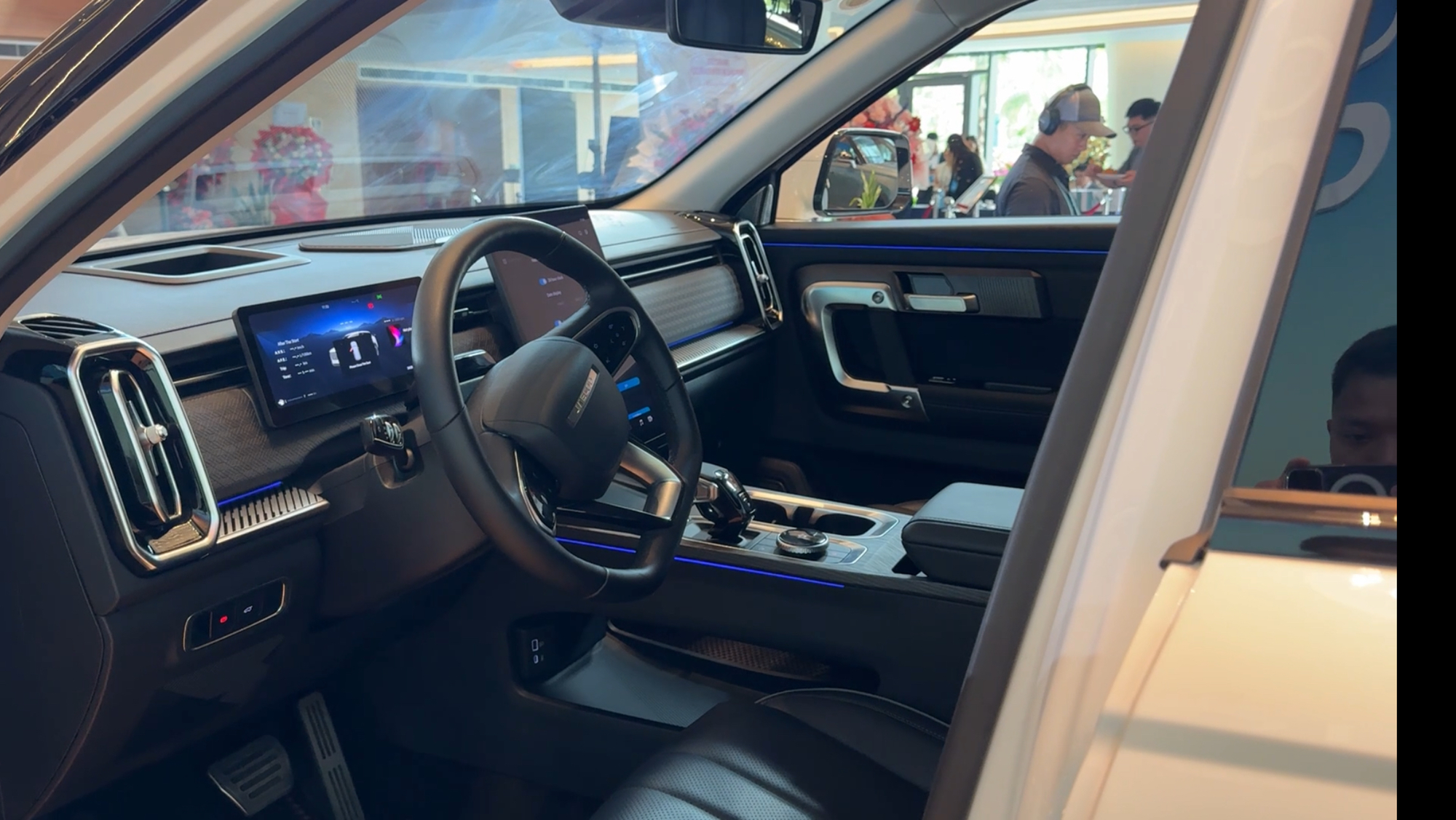 Jaecoo J7 đã ra biển, lăn bánh trên đường phố Việt Nam, dễ mở bán sớm đấu CR-V bằng 2 bản xăng, hybrid, có AWD- Ảnh 10.