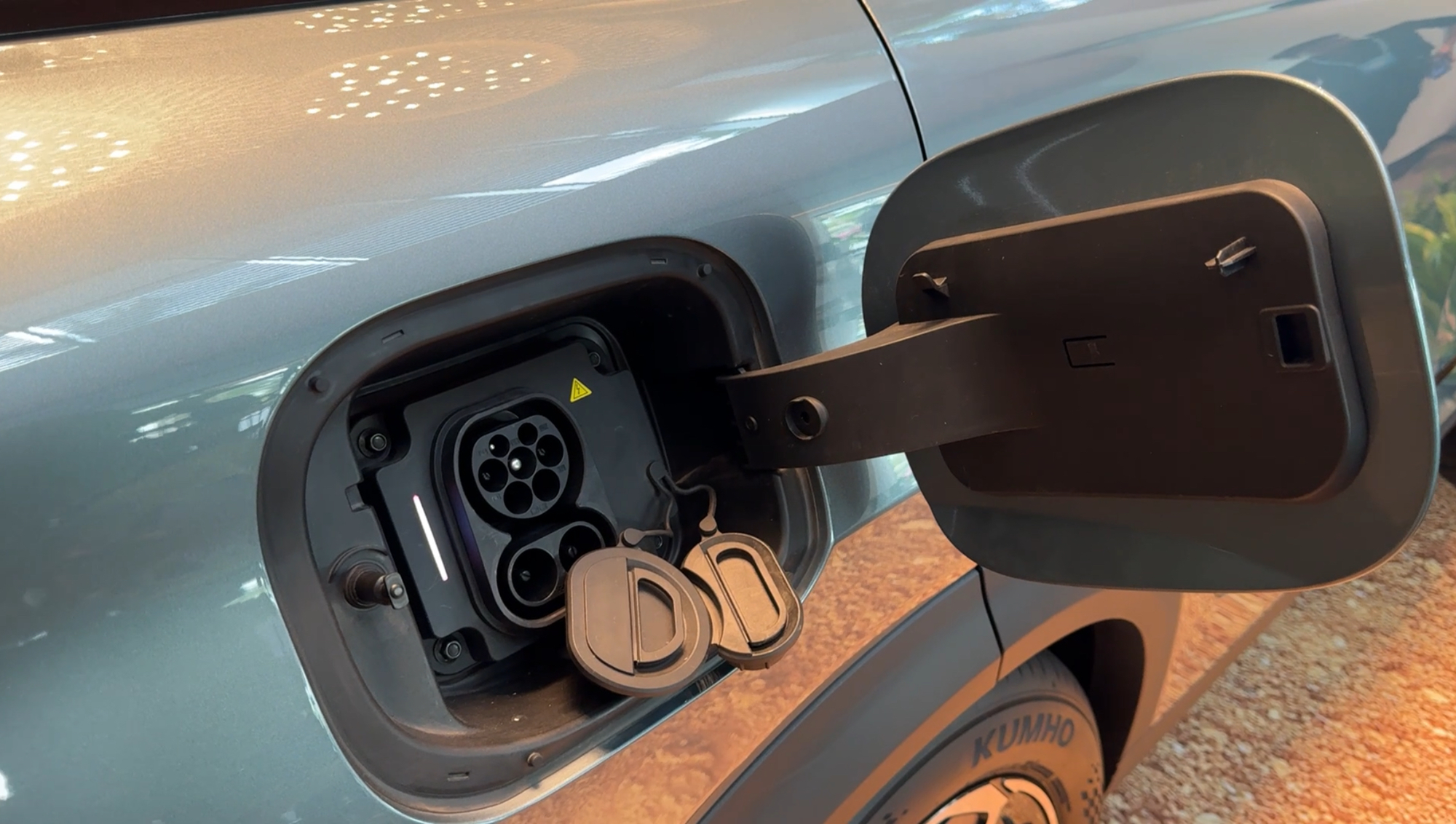 Jaecoo J7 đã ra biển, lăn bánh trên đường phố Việt Nam, dễ mở bán sớm đấu CR-V bằng 2 bản xăng, hybrid, có AWD- Ảnh 4.