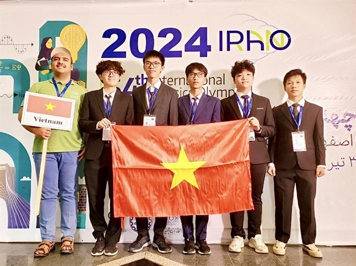 2024 - năm của lá cờ tri thức Việt Nam tung bay đầy tự hào tại các cuộc thi Olympic quốc tế- Ảnh 3.