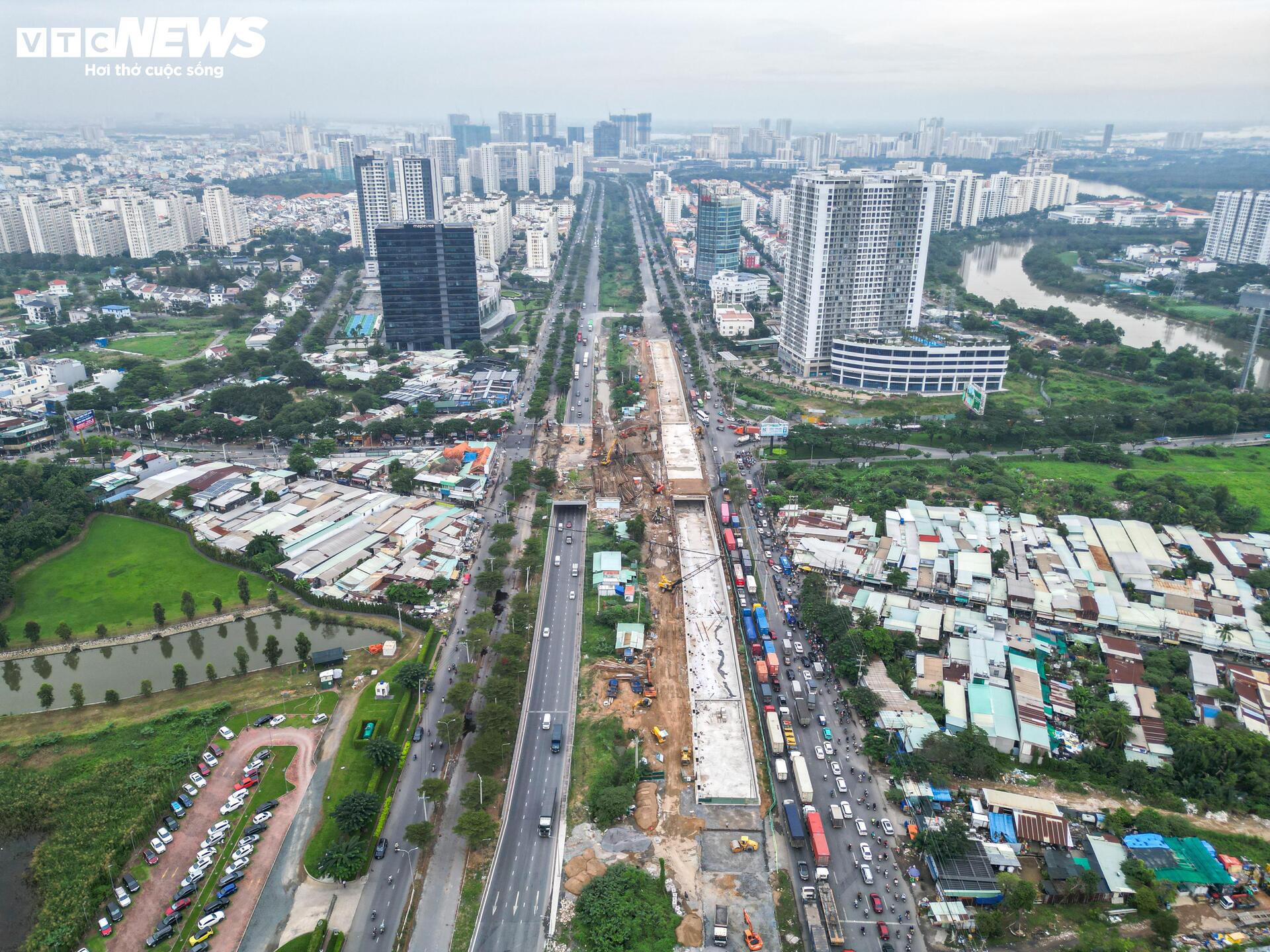 Diện mạo hầm chui 830 tỷ 'giải cứu' ùn tắc cửa ngõ TP.HCM trước ngày thông xe- Ảnh 1.